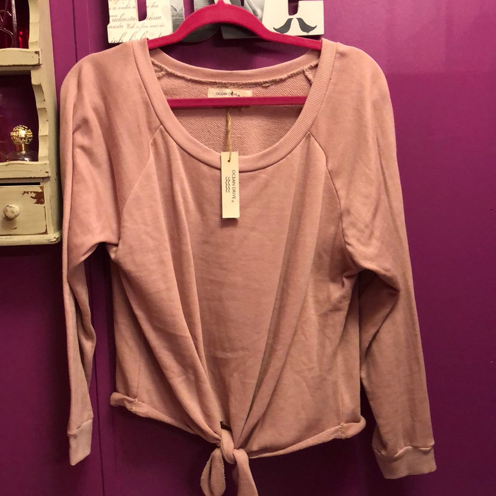 Long sleeve front knot shirt!! Size medium